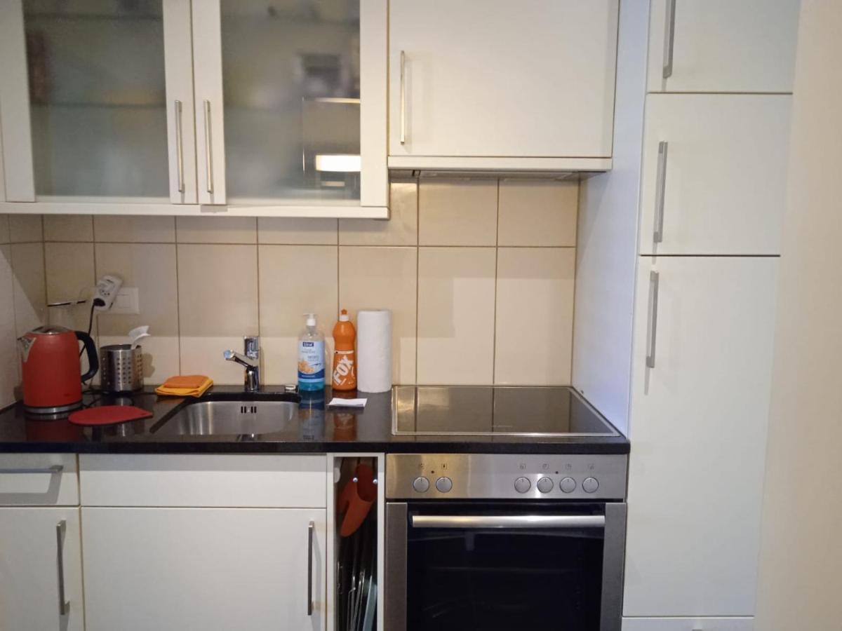 Studio Flat In The Heart Of Zug, Ideal For Solo Travellers Διαμέρισμα Εξωτερικό φωτογραφία